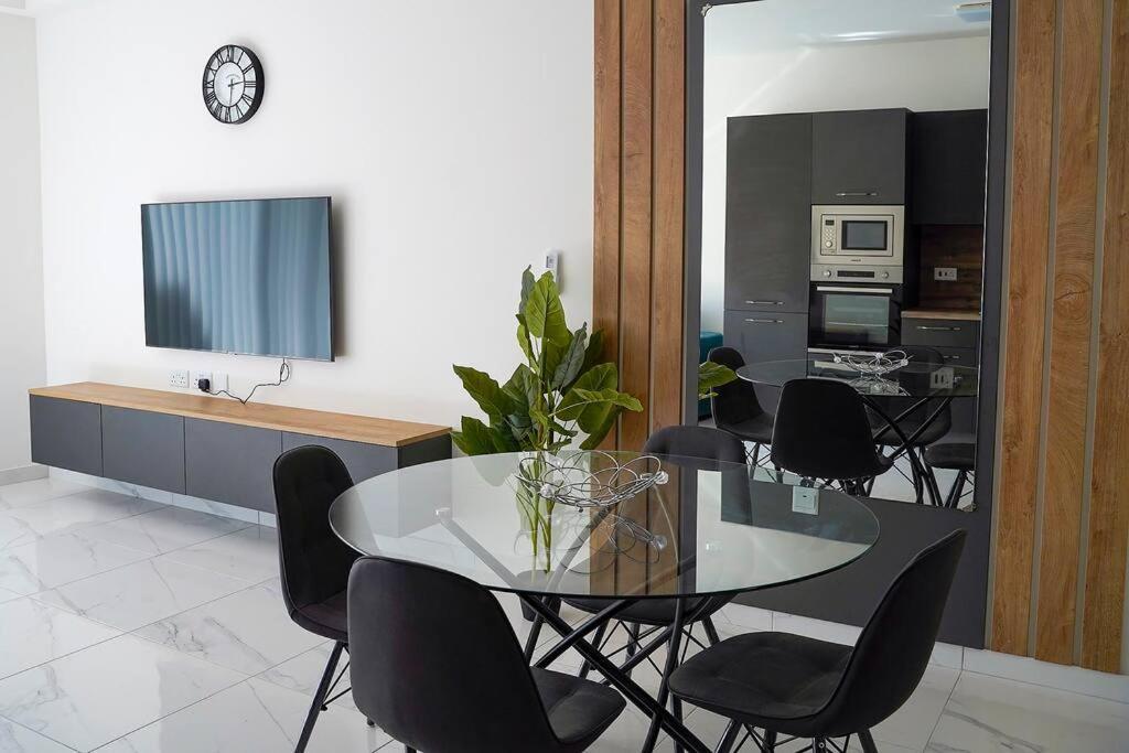 Luxurious Apartment Next To The Sea Gzira Экстерьер фото